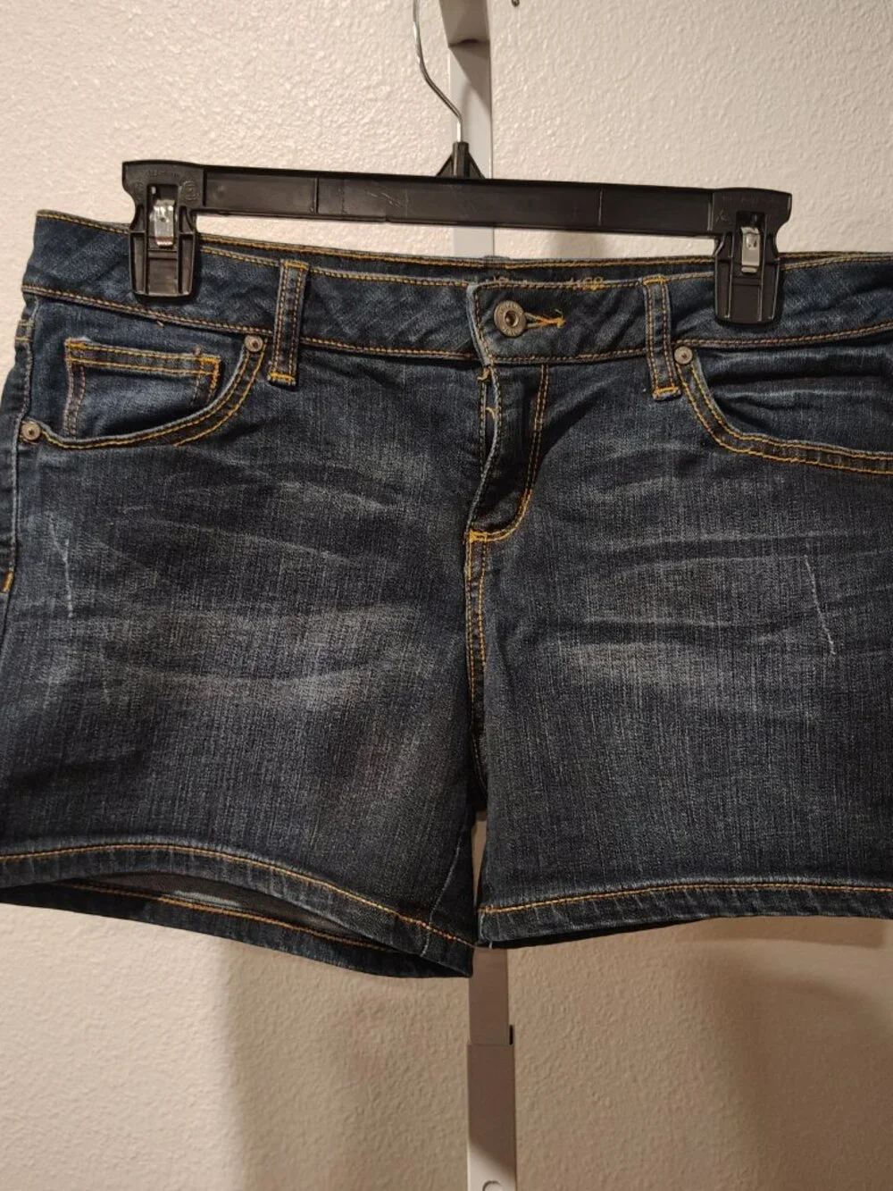 Arizona Jean Company Junior's Denim Jean Shorts Size 9 Stretch Zip Fly 5 Pocket